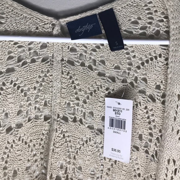 Adorable Crocheted Shortsleeved Cardigan - Picture 2 of 5